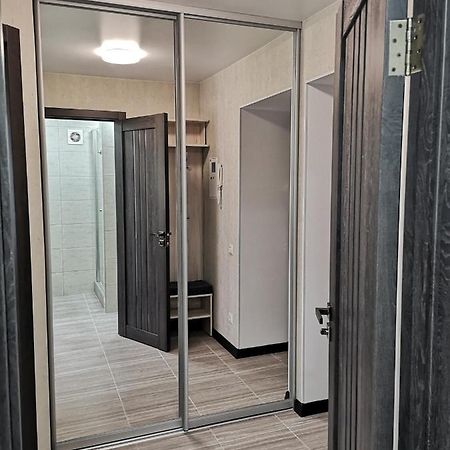 Новая Квартира На Пр. Соборном Возле Зну Zaporizhia Bagian luar foto